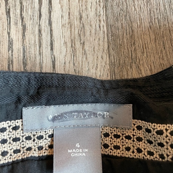 Ann Taylor Midi Skirt, Black and Tan Chevron, size 4 - Picture 4 of 6